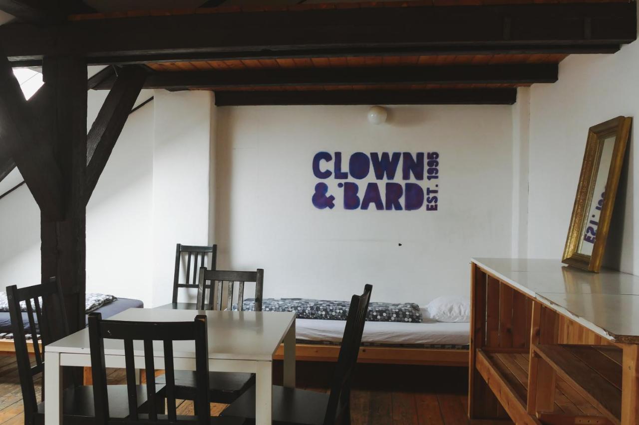 Clown And Bard Hostel Прага Экстерьер фото