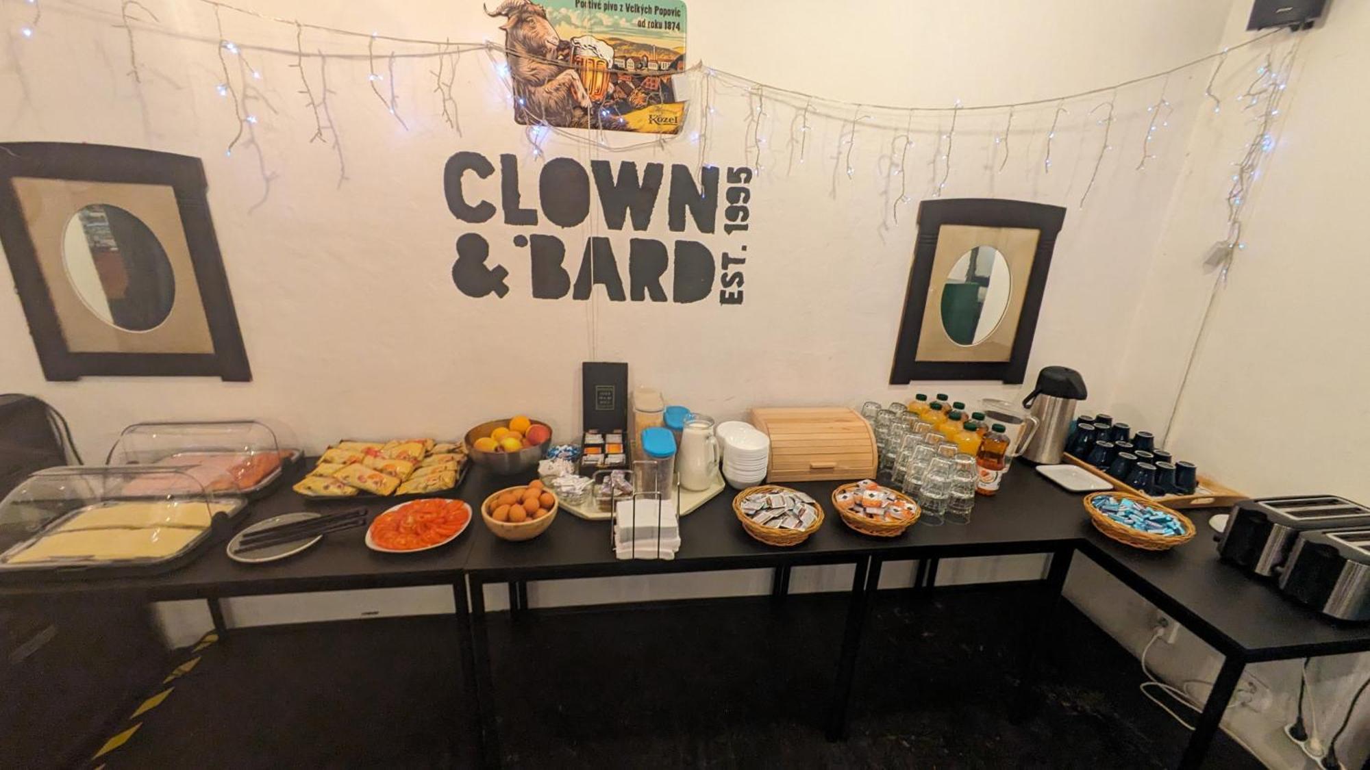 Clown And Bard Hostel Прага Экстерьер фото